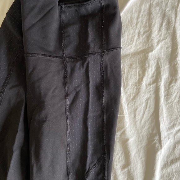 Lululemon Mesh Leggings 21” - Picture 3 of 5